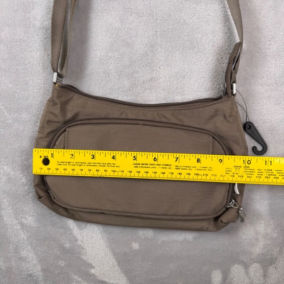 Baggallini Crossbody Bag Taupe Nylon Multiple Pockets Adjustable Strap NWOT - Picture 3 of 8